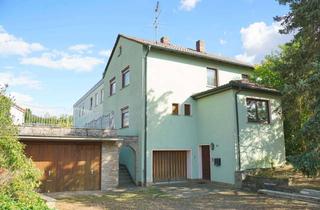 Haus kaufen in 97258 Hemmersheim, Massivhaus in ruhiger Ortsrandlage – 2.365 m² Grundstück mit 1.200 m² Freifläche, Teilung möglich