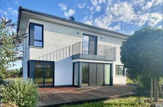 Haus kaufen in 86571 Langenmosen, Exklusive Wohlfühloase mit zeitloser Eleganz!