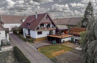 Haus kaufen in 75382 Althengstett, Zweifamilienhaus mit zwei Wohneinheiten, attraktiven Fördermöglichkeiten und Doppelgarage