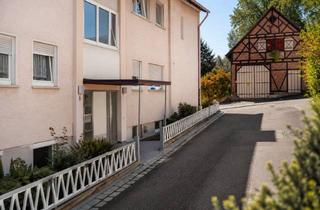 Wohnung kaufen in 70329 Stuttgart, Charmante 3-Zimmer-Dachgeschosswohnung mit traumhafter Aussicht über Uhlbach
