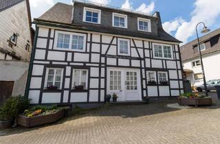 Haus kaufen in 59929 Brilon, Historischer Charme – mitten im Geschehen