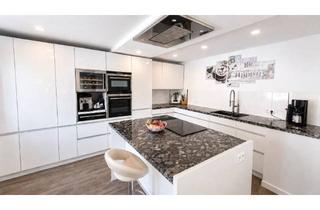 Einfamilienhaus kaufen in 71106 Magstadt, Freistehendes Familienhaus mit viel Raum, gehobener Ausstattung und verglastem Balkon, zentrale Lage