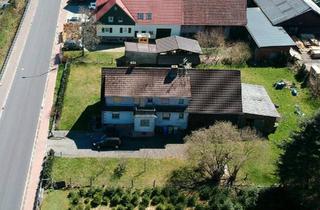 Haus kaufen in 63637 Jossgrund, Jossgrund - Zweifamilienhaus mit großem Grundstück, Scheune & viel Potenzial