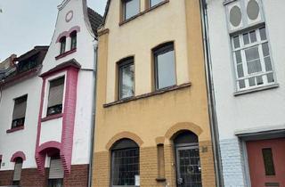 Reihenhaus kaufen in 47829 Krefeld, Krefeld - Familienfreundliches Stadthaus mit 4 Zimmern, Garten