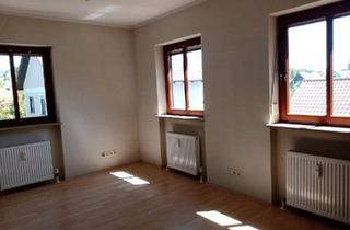 Haus kaufen in 93057 Regensburg, Regensburg - Wohnung 1.OG 45 qm + ausbaufähigen Dachboden