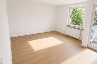 Wohnung kaufen in 29525 Uelzen, Uelzen - 3 Zimmer Hochparterre Wohnung NEUES DACH Nähe Stadtwald mit Garag