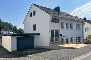 Haus kaufen in 33184 Altenbeken, Altenbeken - Modernisiertes Ein-Zweifamilienhaus mit tollem Ausblick