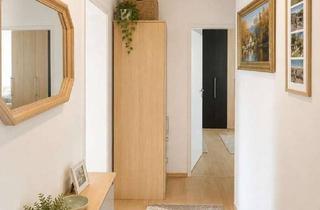 Wohnung kaufen in 32758 Detmold, Renovierte 3-Zimmer-Eigentumswohnung mit Südbalkon und Weitblick über das Lipper-Land!