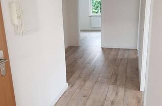 Wohnung mieten in 84478 Waldkraiburg, Waldkraiburg - gemütliche 4-Zi-Whg im Zweifamilienhaus mit großer Einzelgarage