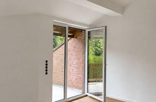 Wohnung mieten in Lotzfeldchen 38, 52249 Eschweiler, Stilvolle Maisonette-Wohnung mit Balkon in hochwertig saniertem Zweifamilienhaus