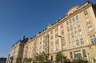 Wohnung mieten in Altmarkt, 01067 Innere Altstadt, Wohnen im Zentrum: Altbauwohnung direkt am Altmarkt!