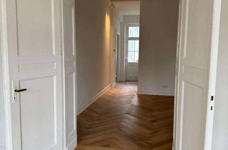 Wohnung mieten in Berger Allee, 40213 Carlstadt, Kernsanierte, denkmalgeschützte Altbauwohnung in 2. Rheinlage mit drei Balkonen