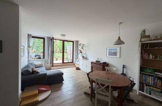Wohnung mieten in Erdkampsweg 42, 22335 Fuhlsbüttel, Im Herzen von Fuhlsbüttel - großzügige 2,5 Zi-Wohnung mit EBK und Dachterrasse