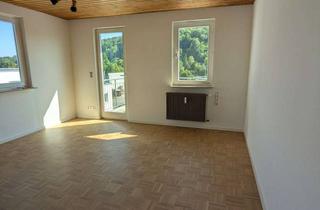 Wohnung mieten in 71120 Grafenau, Helle 3 Zimmer-Altbauwohnung mit Südbalkon und EBK in Grafenau