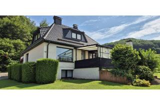 Einfamilienhaus kaufen in Hüttenstraße 42, 37632 Holzen, Charmantes Einfamilienhaus mit großem Grundstück und LKW Halle in Holzen