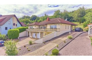 Einfamilienhaus kaufen in 66887 Neunkirchen, Großzügiges Wohnen mit Panoramablick: Freistehendes Einfamilienhaus mit Traumterrasse