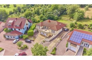 Einfamilienhaus kaufen in 66887 Neunkirchen, Großzügiges Wohnen mit Panoramablick: Freistehendes Einfamilienhaus mit Traumterrasse