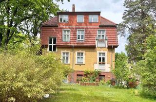 Villa kaufen in 12557 Köpenick, Historische Villa mit Entwicklungspotenzial auf großzügigem Grundstück in Wendenschloß