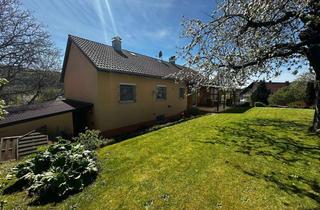 Haus kaufen in 92348 Berg, Modernisiertes Familienhaus mit traumhaften Garten, überdachter Terrasse und zwei Garagen
