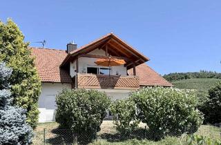 Haus kaufen in 79282 Ballrechten-Dottingen, Exklusive Lage mit wunderbarem Blick über die Reben - Haus mit 3 Wohnungen