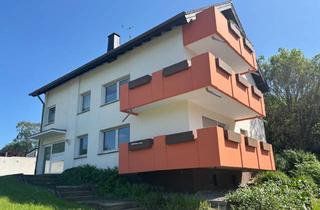 Mehrfamilienhaus kaufen in 58809 Neuenrade, Mehrfamilienhaus mit 3 Wohneinheiten, Garagenpark und großem Grundstück in Neuenrade-Küntrop