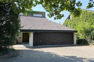 Haus kaufen in 71522 Backnang, Rarität in Backnang: „Freistehendes 1-2 Fam.-Architektenhaus mit, Balkonen, 3 Garagen, und Garten“