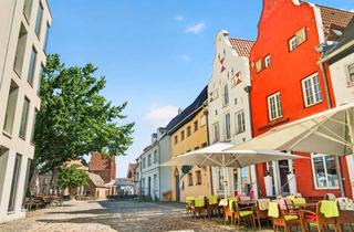 Anlageobjekt in Am Lohberg 10-11, 23966 Altstadt, Historisches Wohn- und Geschäftshaus zwischen Altem Hafen und Altstadt