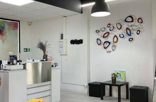 Gewerbeimmobilie kaufen in 80937 München, Modernes Nagel- und Kosmetikstudio VERMIETET in kleiner Ladenstraße