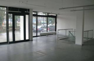 Gewerbeimmobilie kaufen in 80937 München, Großzügige Gewerbeeinheit VERMIETET in kleiner Ladenstraße
