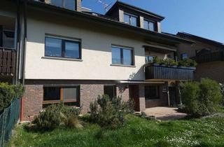 Wohnung kaufen in 75228 Ispringen, Ispringen - beste Wohnlage - attraktive 2-Zimmer-Dachwohnung mit Balkon u. Gartenanteil!