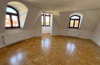 Wohnung mieten in Jacobäerstraße, 01796 Pirna, Pirna. Altstadt. Sofort bezugsfrei: 3-Zi.-DG-Wohnung mit Parkett & Wanne