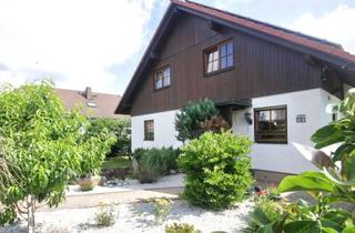Einfamilienhaus kaufen in 08527 Neundorf, Gepflegtes Einfamilienhaus mit Photovoltaikanlage, Pool und zwei Garagen in ruhiger Wohnlage von Pla