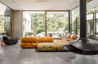 Villa kaufen in 65760 Eschborn, Moderne Architekten-Villa mit Pool, Whirlpool/Sauna, Einliegerwohnung direkt am Naturschutzgebiet