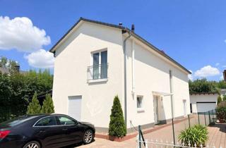 Einfamilienhaus kaufen in 66877 Ramstein-Miesenbach, Hochwertiges Einfamilienhaus mit viel Grundstück in ruhiger Seitenstraße