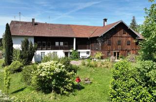 Bauernhaus kaufen in 82362 Weilheim, Ehemaliger Bauernhof mit eigenem Bachlauf in einem kleinen Dorf bei Weilheim