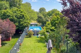Haus kaufen in 53913 Swisttal, Familienparadies mit Outdoor-Pool: Charmantes RMH | ausgebautes Studio | 4,5 Zimmer | 136 m² WFL