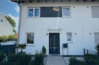 Haus kaufen in 93073 Neutraubling, Neutraubling - Neuwertiges KfW-55-REH mit Doppelgarage und Südgarten