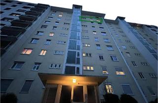 Wohnung kaufen in 66111 Saarbrücken, Saarbrücken - VON PRIVAT! 3,5-Zimmer-Wohnung mit Aufzug, Balkon und Garage