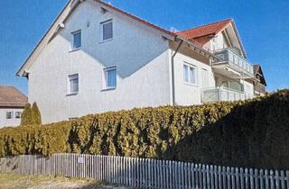 Wohnung mieten in 87600 Kaufbeuren, Gepflegte 2,5-Zimmer-Dachgeschosswohnung mit Südbalkon, zwei Stellplätzen und Einbauküche