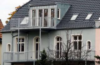 Wohnung mieten in Sportstraße, 40547 Lörick, Charmante DG-Wohnung mit Balkon in saniertem Altbau