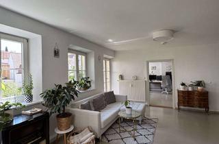Wohnung mieten in An Der Brühlbrücke, 86152 Innenstadt, Lichtdurchflutete 3-Zimmer-Altbauwohnung mit Dachterrasse & Balkon in bester Innenstadtlage