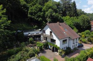 Einfamilienhaus kaufen in Beethovenstraße 13, 66440 Blieskastel, Freistehendes Einfamilienhaus mit großem Garten, Hallenbad und Blick über Niederwürzbach