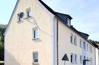 Mehrfamilienhaus kaufen in Eichendorffstraße, 58769 Nachrodt-Wiblingwerde, Mehrfamilienhaus mit sechs Wohnungen, großem Grundstück und Entwicklungspotenzial in Nachrodt-Einsal