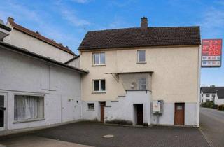 Haus kaufen in 35796 Weinbach, Renovierungsbedürftiges Wohnhaus mit Potenzial für Handwerker in Weinbach