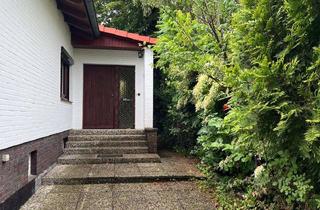 Haus mieten in Dröögsiet, 22115 Billstedt, Charmanter Bungalow mit Kamin, ausgebautem Wohnkeller und zwei Terrassen in Hamburg-Billstedt
