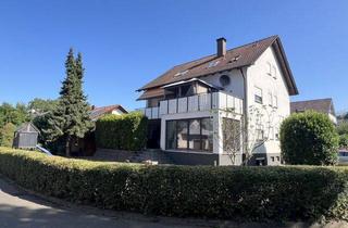 Haus kaufen in 77933 Lahr, Geräumiges Zweifamilienhaus mit idyllischem Garten und Doppelgaragen