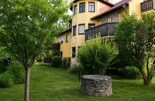 Wohnung kaufen in 97076 Lengfeld, Schöne Dachgeschosswohnung mit Balkon, Kellerabteil und Stellplatz in begehrter Lage - Lengfeld