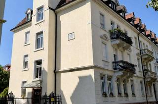 Wohnung kaufen in Zasiusstraße 82, 79102 Wiehre, Stilvolles Wohnen in bester Lage in Wiehre – 5 Zimmer, 111 m² Altbau, großer Garten und Garage