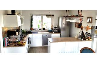 Wohnung mieten in 13053 Alt-Hohenschönhausen (Hohenschönhausen), Im modernen Dreifamilienhaus♥️Grünlage♥️Hell ♥️2,5 Zimmer mit Balkon + Abstellkammer - Kein Keller