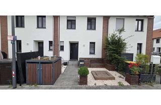 Haus mieten in Hausvaterweg 15p, 13057 Falkenberg, Alltagstaugliches Reihenmittelhaus mit viel Platz in Berlin